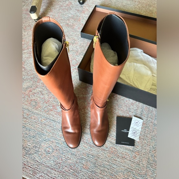 Coach Essex Semi Matte Calf Dark Saddle EUC with Box Size 6.5M - Picture 3 of 16